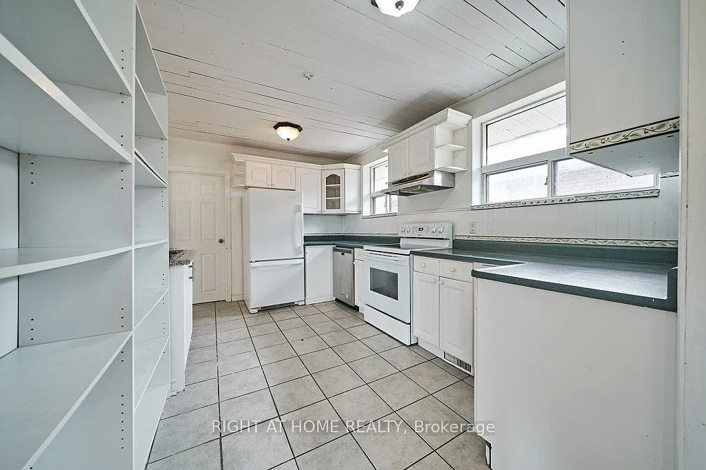 5 bed, $2,875 — Photo 3
