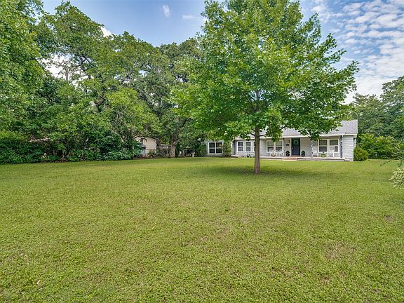3rd image of 1026 S Sam Houston Rd