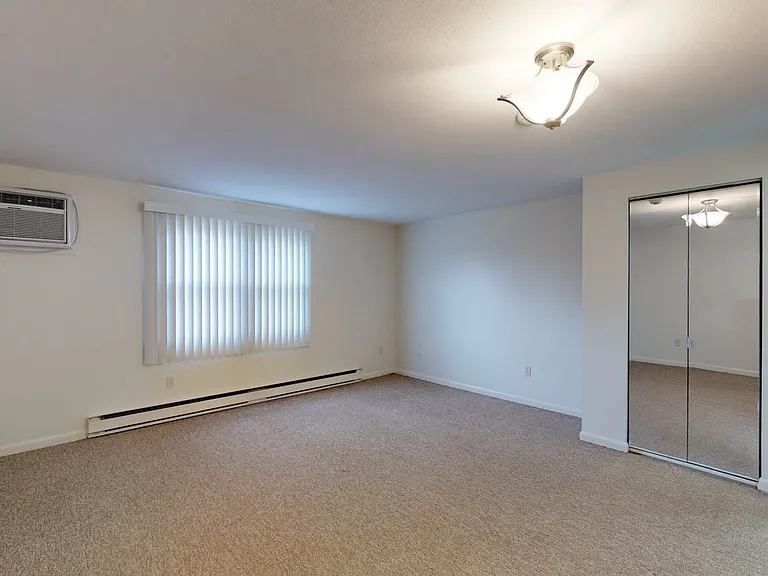 Studio- bright -spacious
