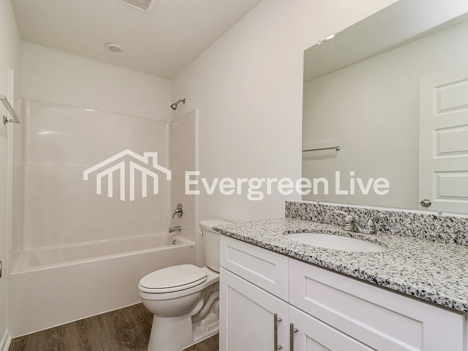 4 bed, 2.0 bath, 1699 sqft, $1,645 — Photo 2