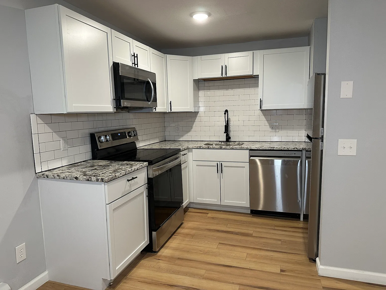 2 bed, 950 sqft, $1,295 — Photo 4