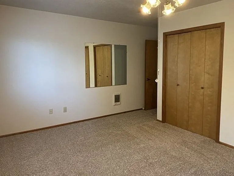 1370 Ferry St SE — Photo 5
