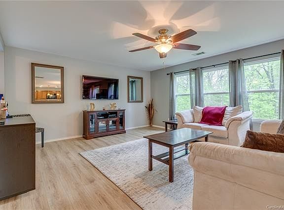 5th image of 13026 Lake Erie Ln
