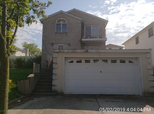 8 Almond St, Staten Island, NY 10312