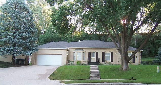 2nd image of 3804 Douglas Ct