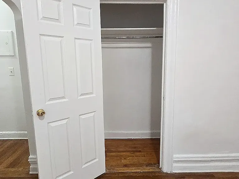 2403 Hoffman St #7 — Photo 7
