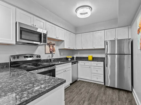 Apple Ridge Apartments - Livonia, MI