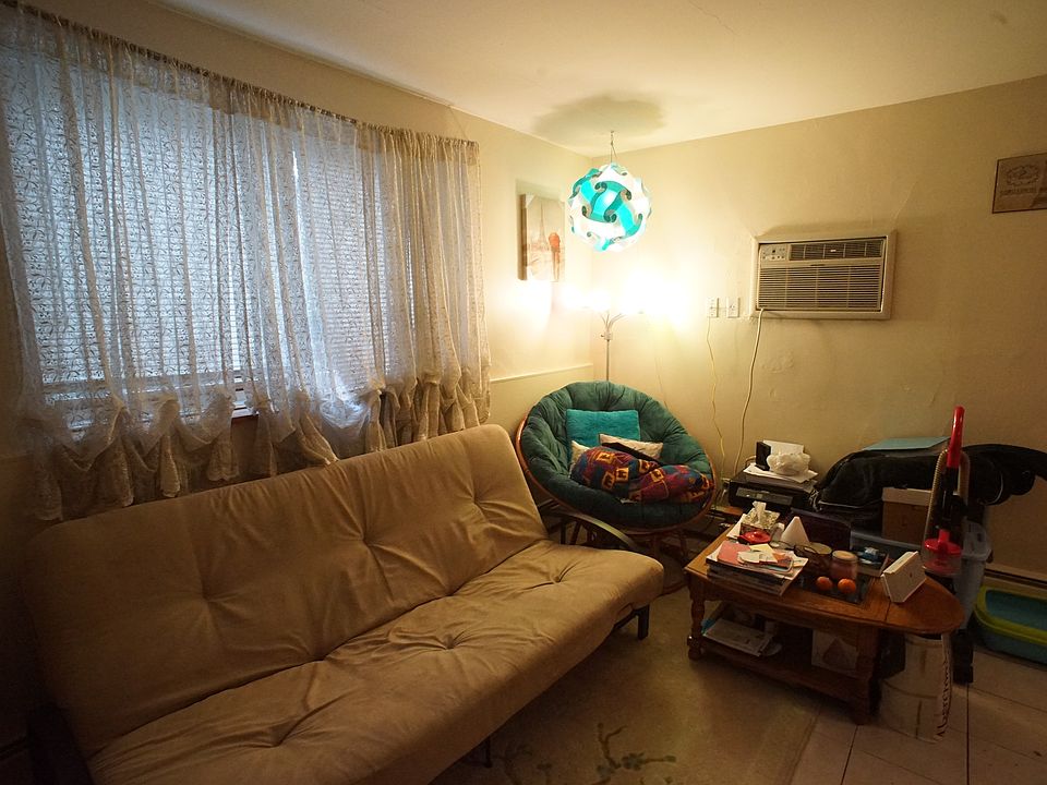 1st image of 2212 Bryant Ave S APT 101