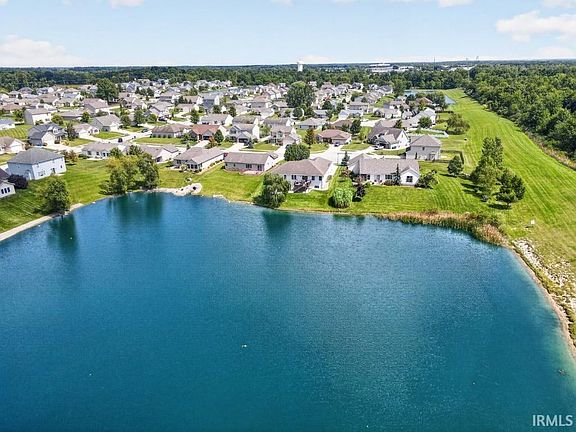 4th image of 825 Windpoint Ct