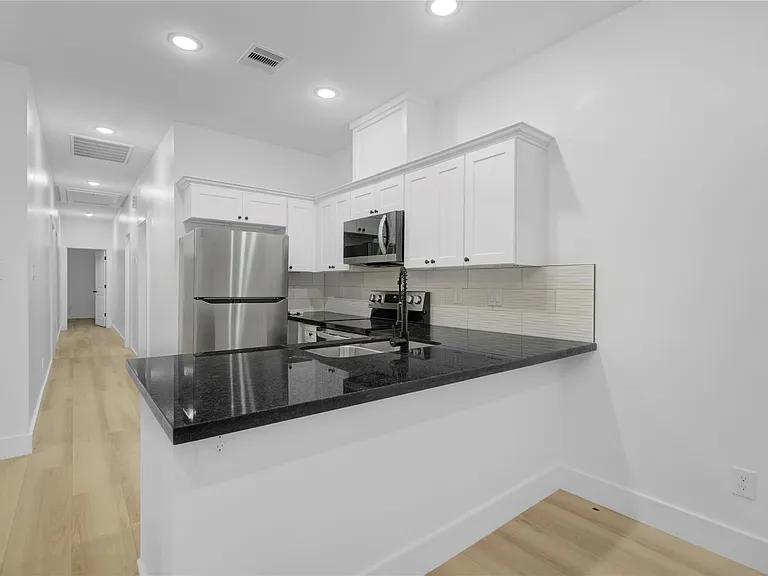 8410 Sunnyhill St — Photo 8