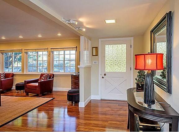 2nd image of 2048 Kings Ln
