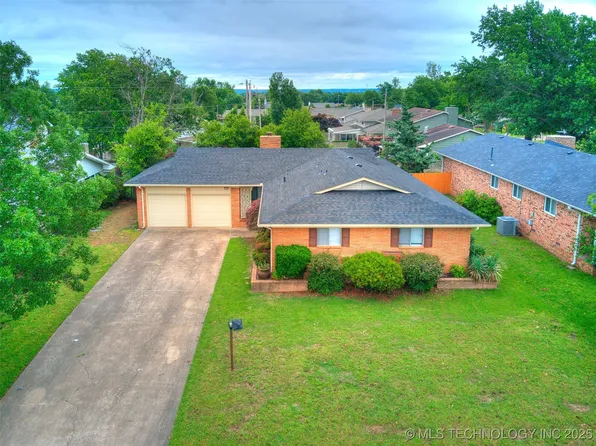 2229 S Darlington Pl, Tulsa, OK 74114