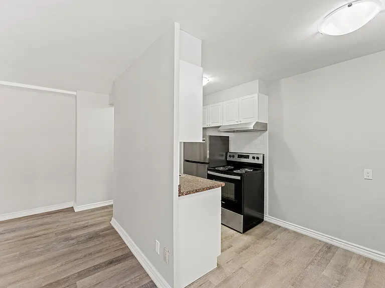 383 Princess Ave #1 — Photo 10