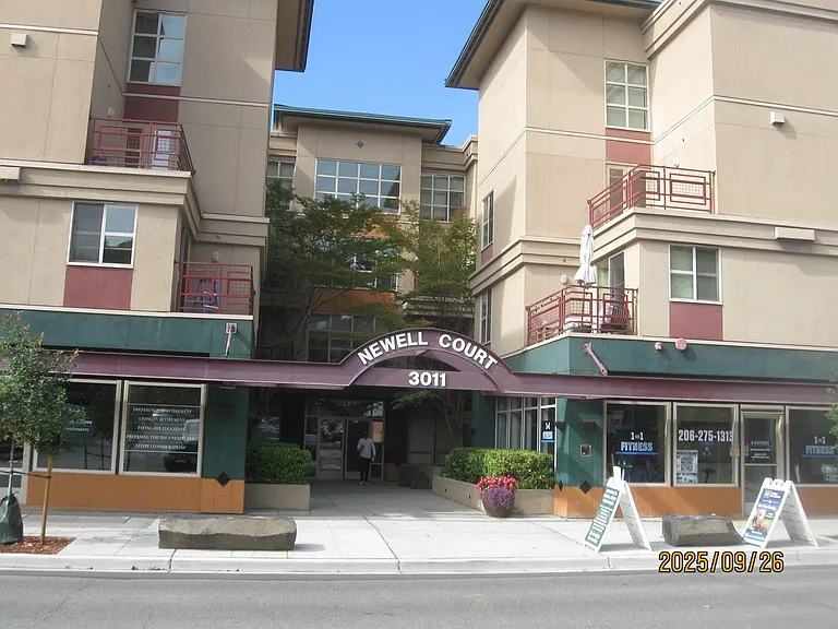 Downtown Mercer Island designed by Roger Newell — Photo 28