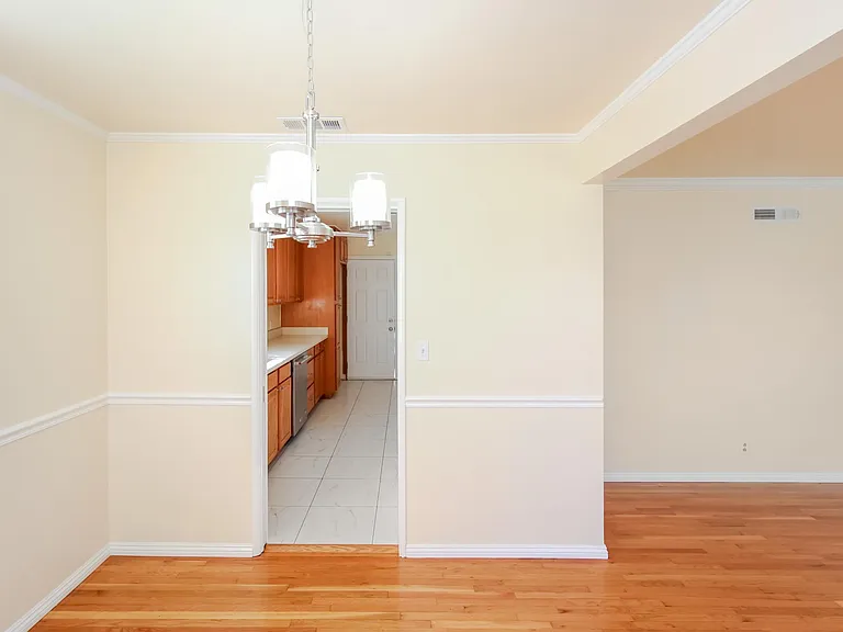 10667 Hallwood Dr — Photo 11