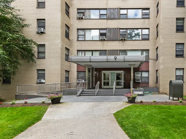 1 Fordham Hill Oval image 40 of 43