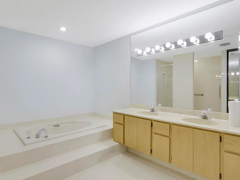 111 Seashore Dr — Photo 14