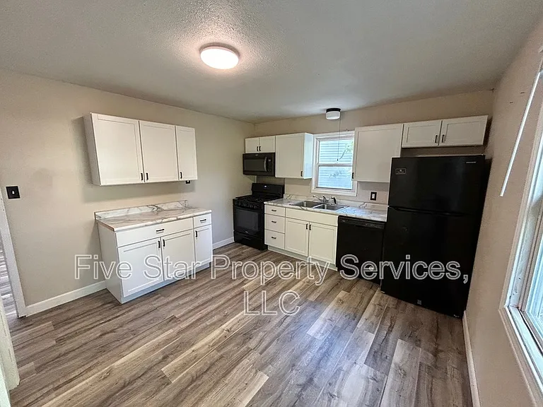 12 Douglas Ct — Photo 4