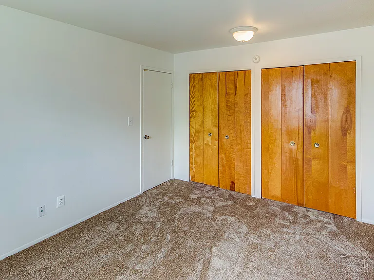 Wagon Wheel Apartments — Photo 16