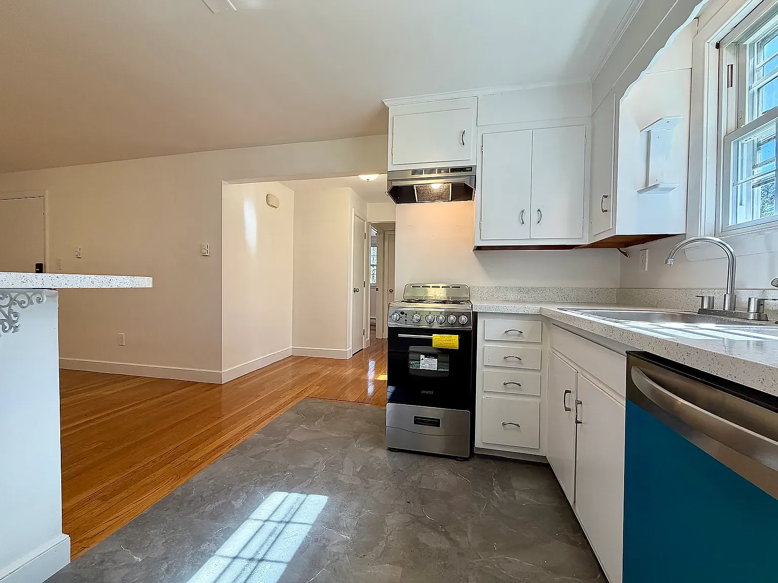 1 bed, 610 sqft, $1,950 — Photo 3