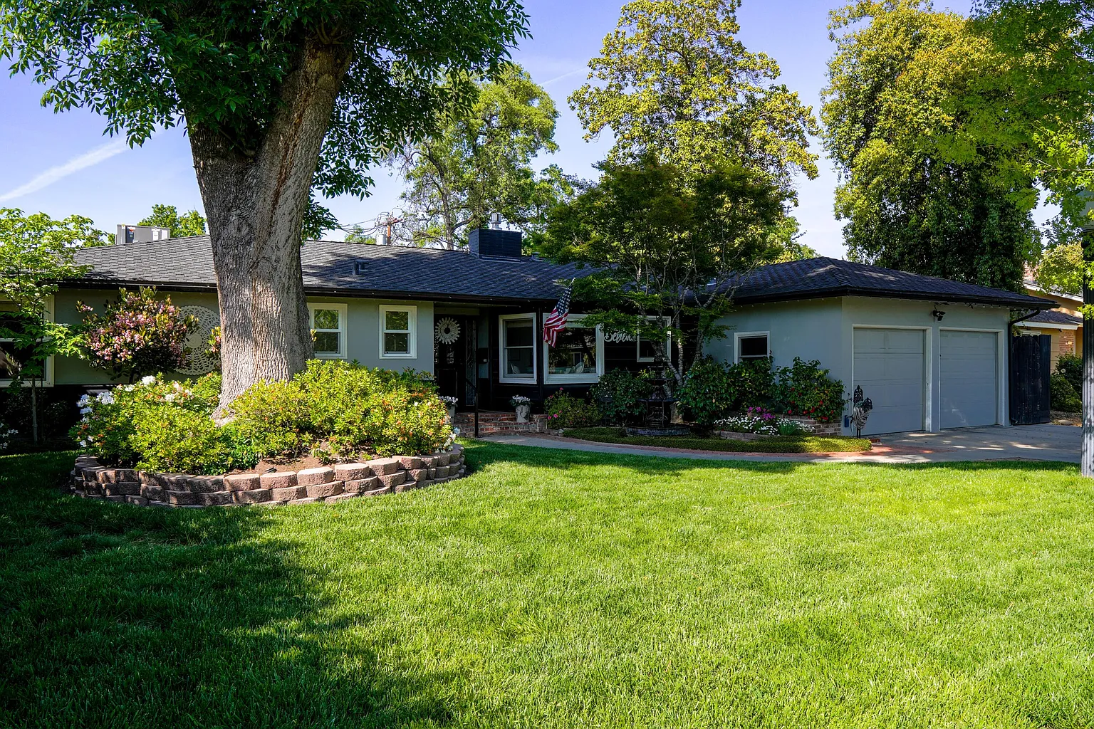 1610 W Meadow Avenue photo 1