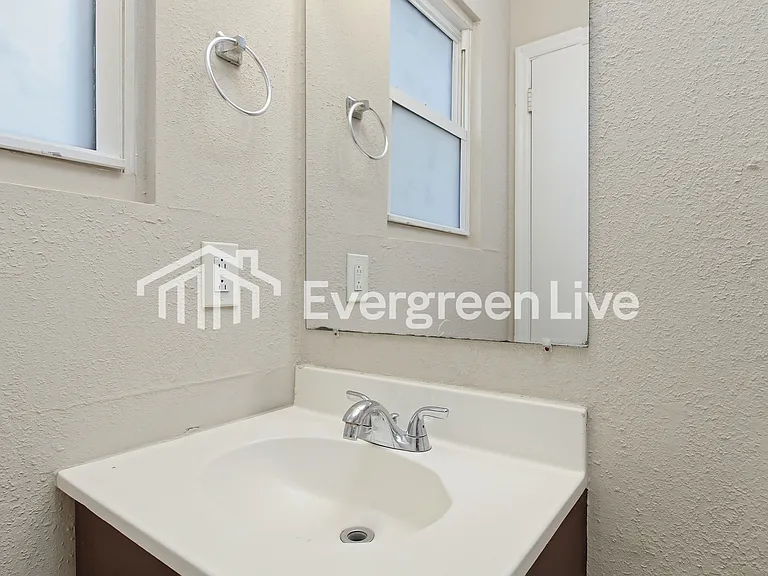 9 Rolling Hills Ct — Photo 12