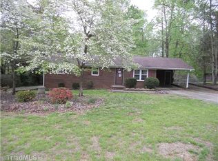 5123 Hillwood Dr, Kernersville, NC 27284