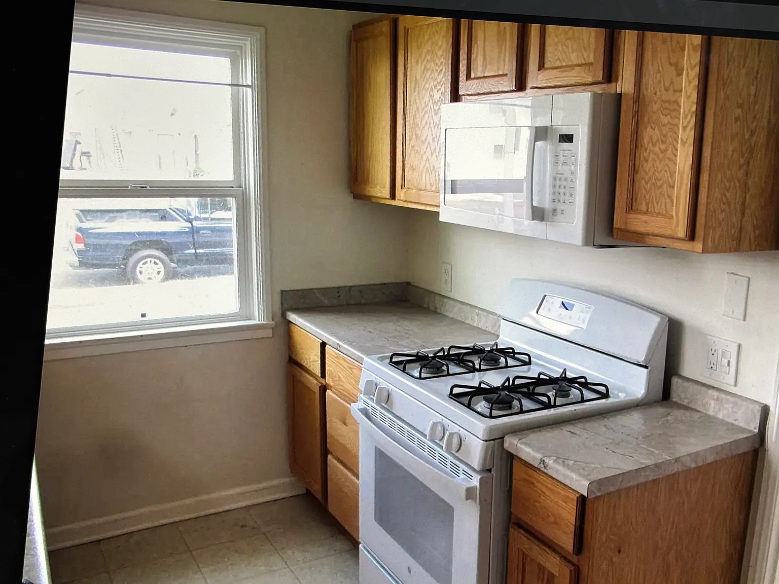 132 Orange Grove Ave — Photo 1
