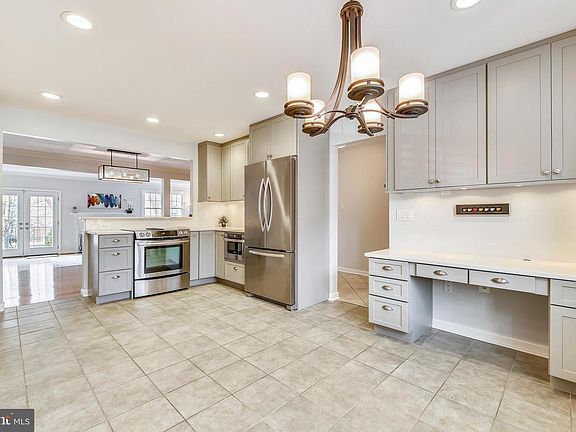 5th image of 5845 Tudor Ln
