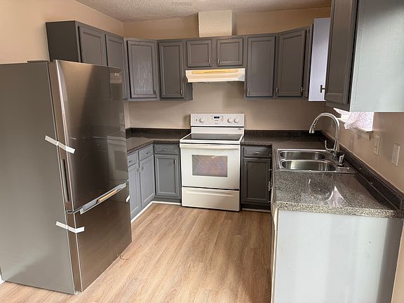 3rd image of 3713 Sylvan Ln