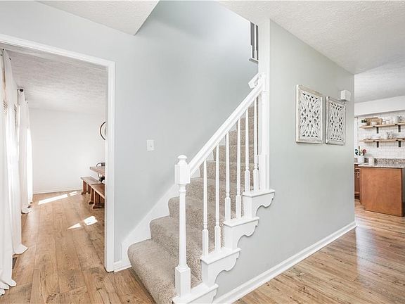 5th image of 6762 Woodridge Dr