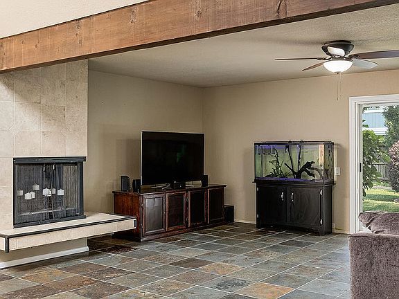 4th image of 55 Hidden Lake Cir