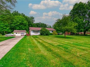 6499 Peck Rd, Ravenna, OH 44266