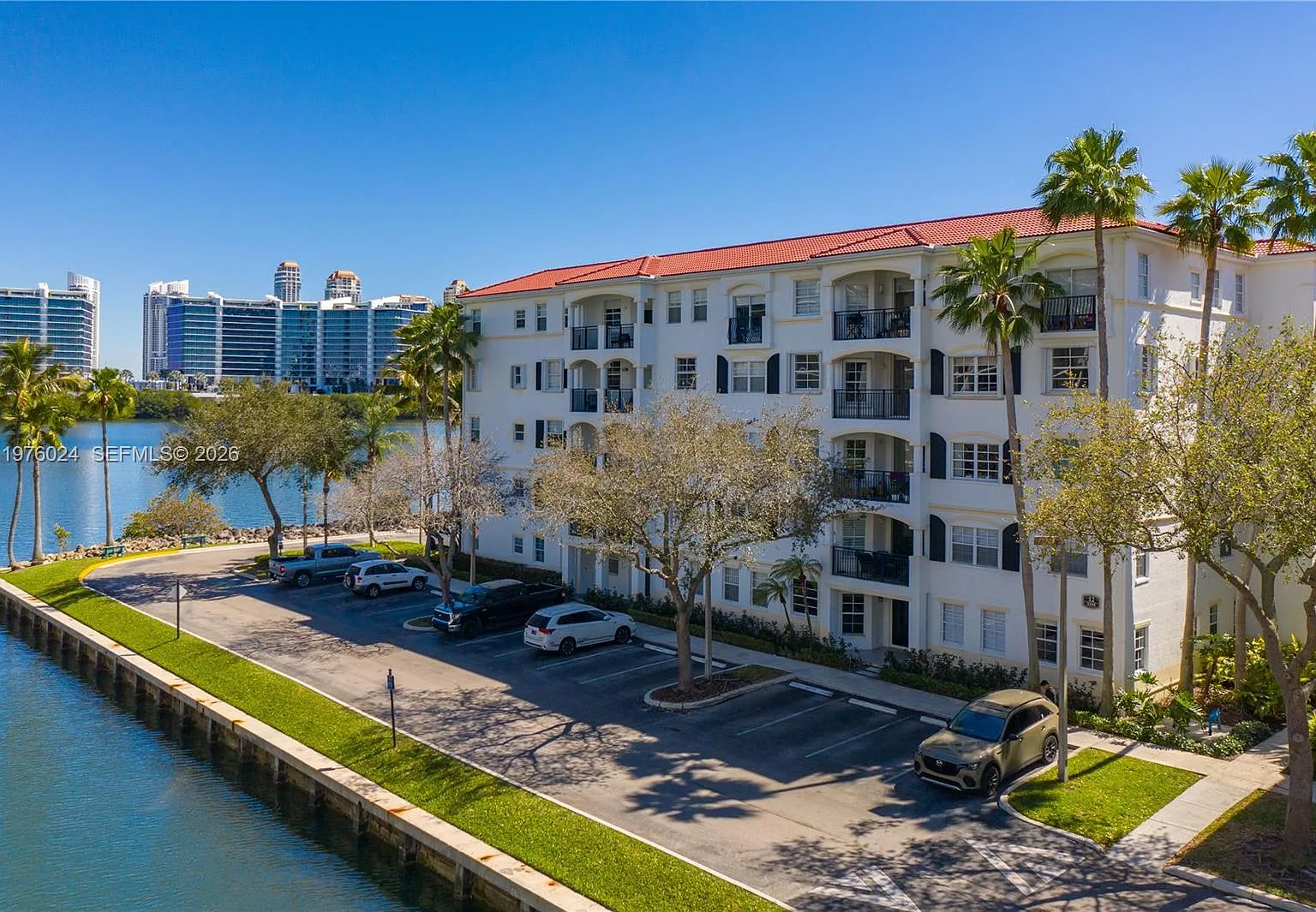 Village By The Bay Condo — Photo 3