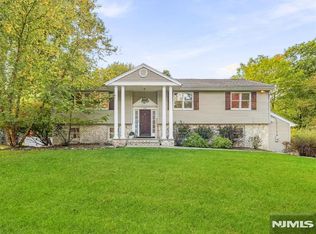345 Shadyside Rd, Ramsey, NJ 07446