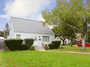 3200 W Bobolink Ave, Milwaukee, WI 53209