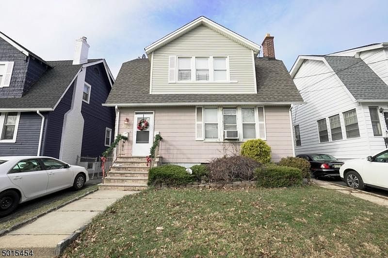 1st image of 305 Park Pl