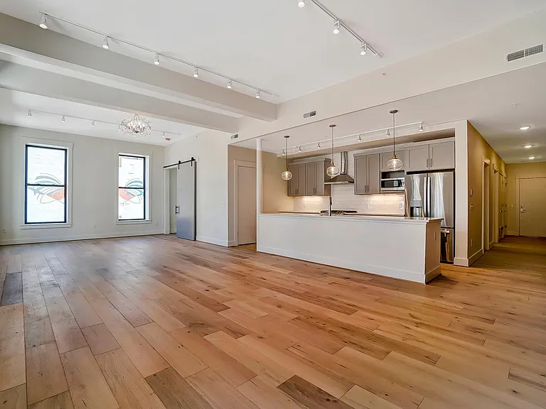 39 E Court St #3 — Photo 4