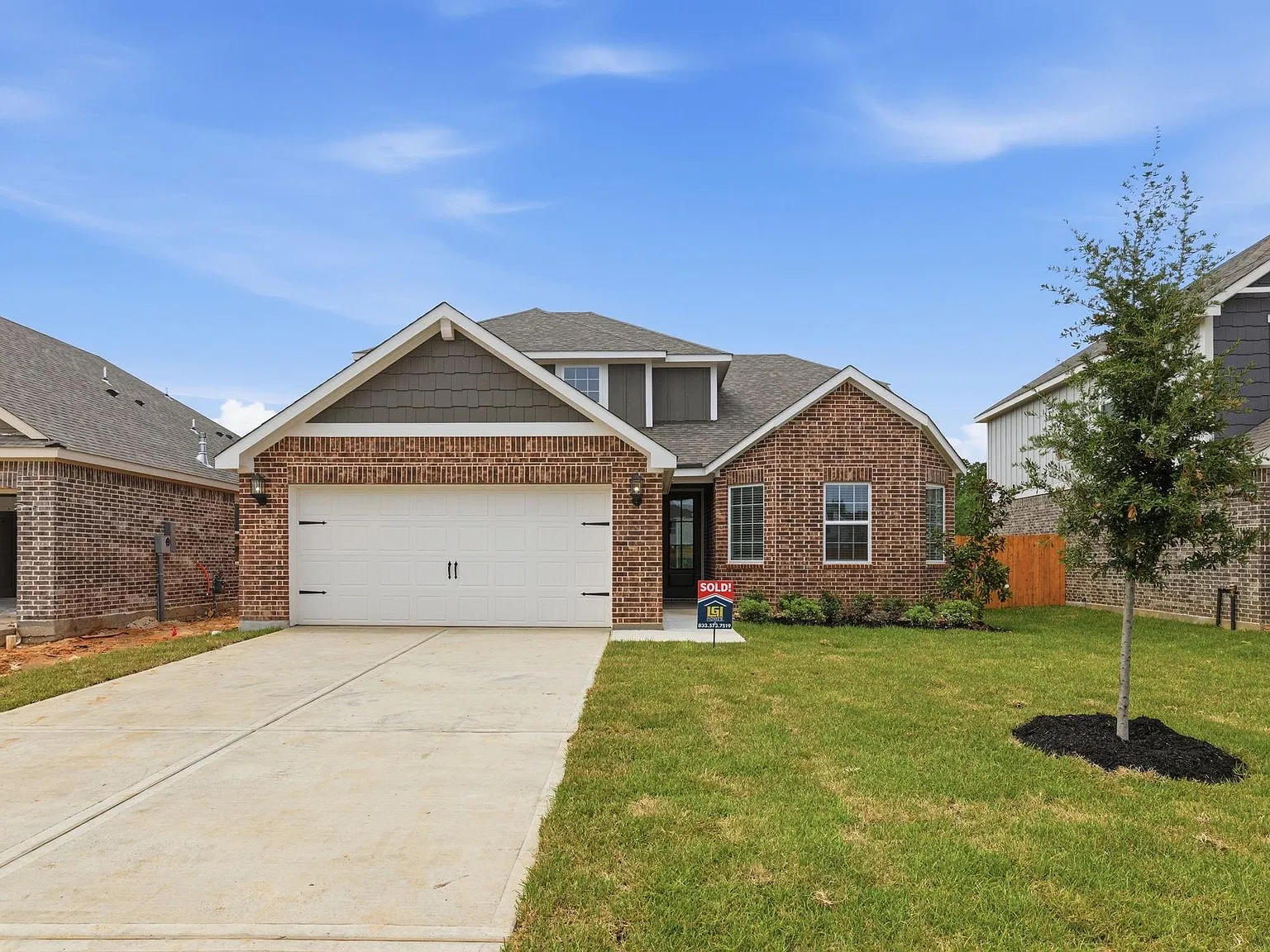 4 bed, 2.5 bath, 2174 sqft, $3,100 — Photo 1