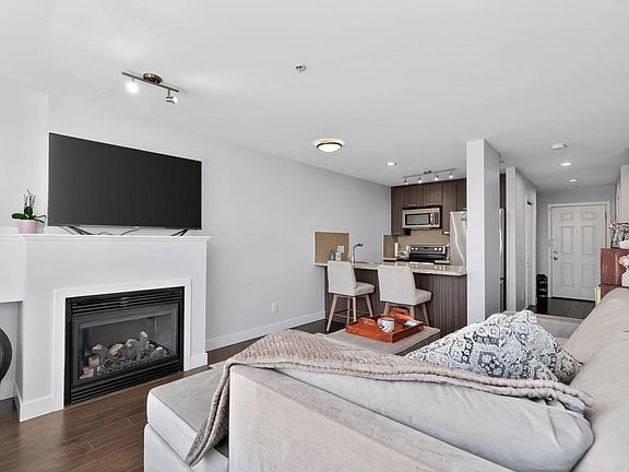 4th image of 3255 Smith Ave #411