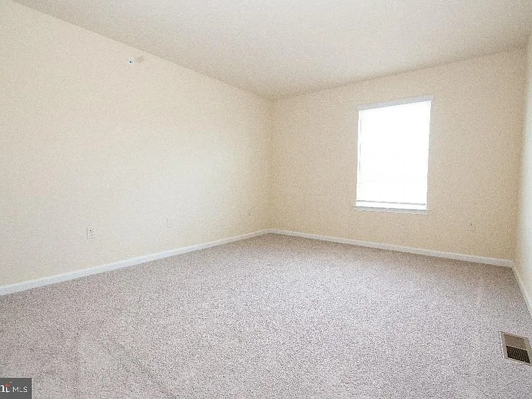 10 Skip Ln — Photo 35
