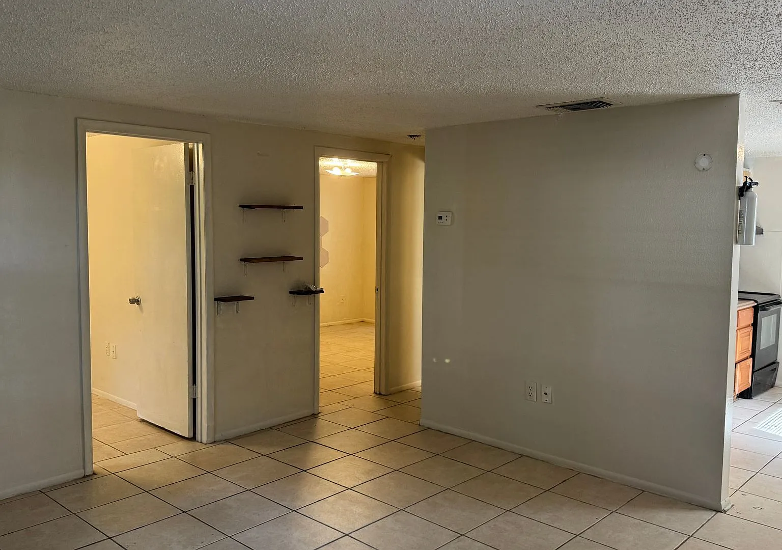 Unfurnished Annual Rental — Photo 4