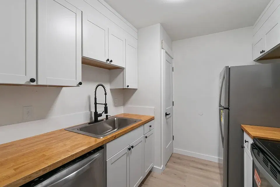Spacious Single Unit Home in Pensacola - 230 N Crow Rd - $1695/mo $500 security Newly renovated — Photo 2