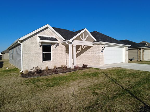 2nd image of 1909 E Hudson Dr
