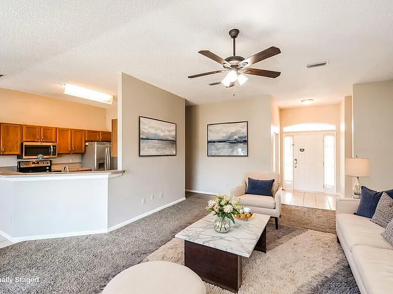 413 Cottage Cove Ct — Photo 4