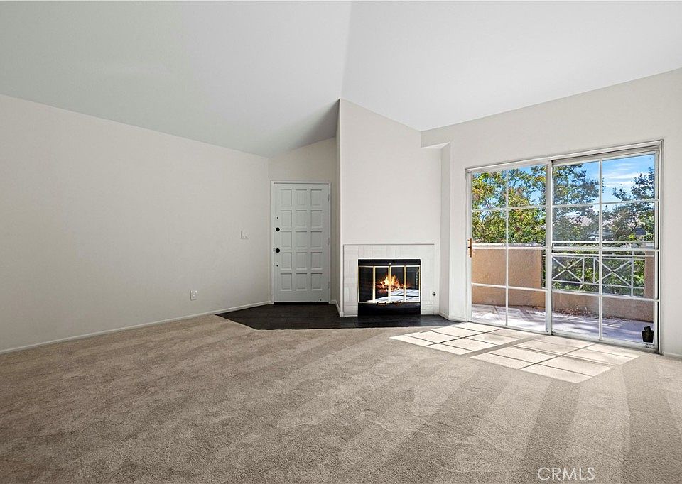 23933 Del Monte Dr Valencia CA Zillow