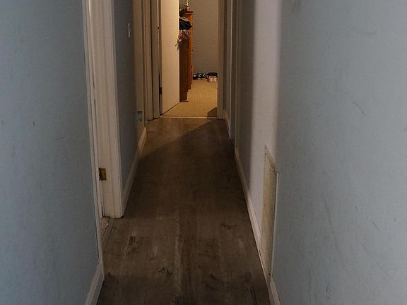 3rd image of 915 Saint Charles St