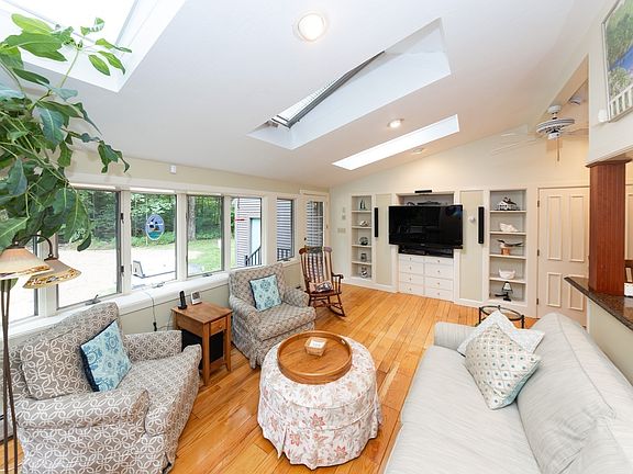 3rd image of 19 George Allen Rd
