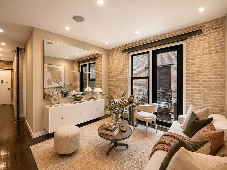 224 8th Ave #5D — Photo 2