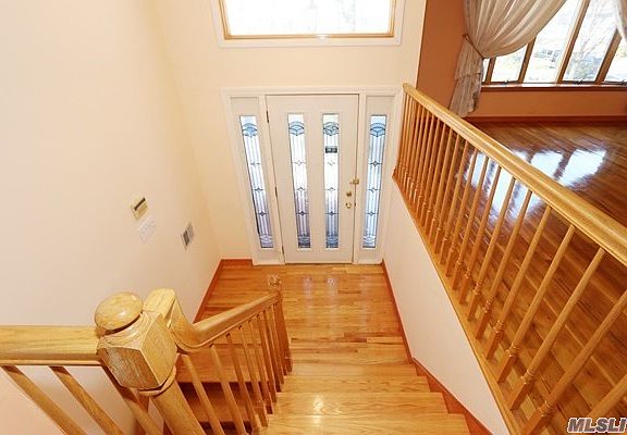 3rd image of 272 Continental Dr
